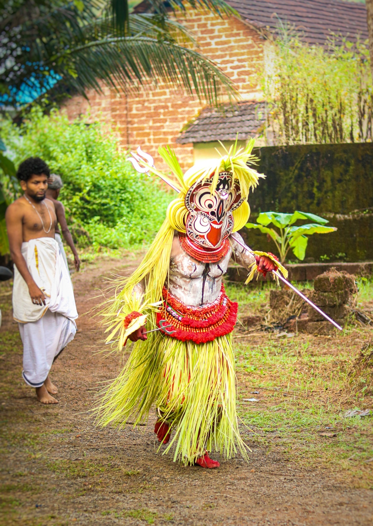  ഭക്തിയുടെ കനല്‍ ചൂടിലേക്ക്! വടക്കേ മലബാറിൽ ഇനി തെയ്യക്കാലം..ചിത്രങ്ങൾ 