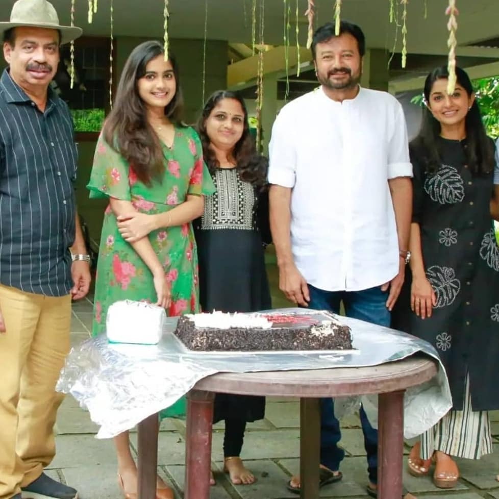 സൗന്ദര്യം പിന്നെയും കൂടിയോ? മീര ജാസ്മിന്‍-ജയറാം സിനിമയുടെ ലൊക്കേഷന്‍ ചിത്രങ്ങള്‍ വൈറല്‍