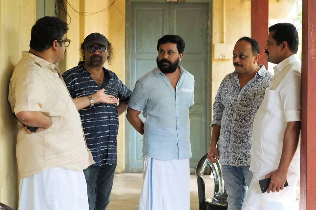 ഡാ... ജോജു ഇതെങ്ങനെ ഉണ്ടടാ..; വൈറലായി ദിലീപ് സിനിമയുടെ ലൊക്കേഷന്‍ ചിത്രങ്ങള്‍