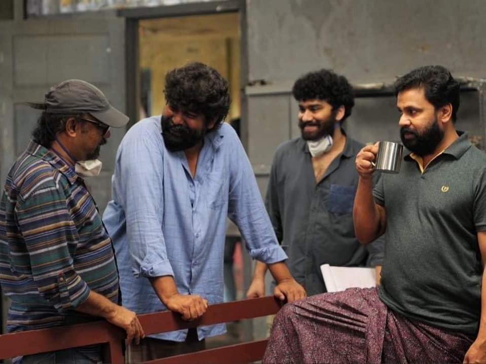 ഡാ... ജോജു ഇതെങ്ങനെ ഉണ്ടടാ..; വൈറലായി ദിലീപ് സിനിമയുടെ ലൊക്കേഷന്‍ ചിത്രങ്ങള്‍