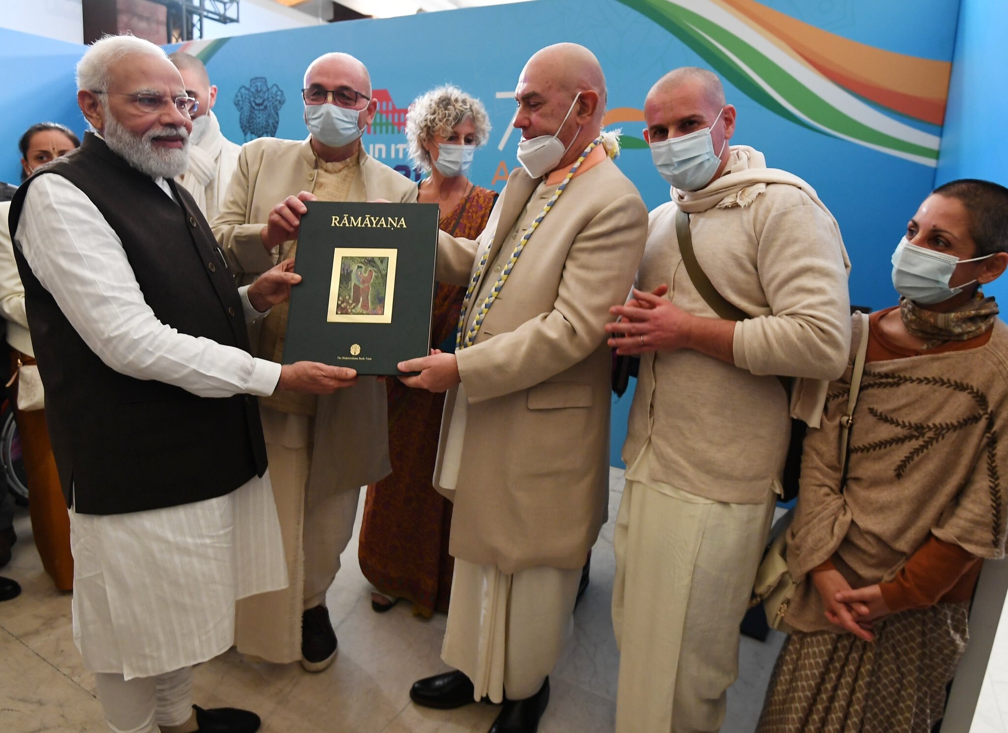 വത്തിക്കാനിലെത്തി മാര്‍പാപ്പയെ കാണുന്ന അഞ്ചാം പ്രധാനമന്ത്രി നരേന്ദ്ര മോദി; ചിത്രങ്ങള്‍