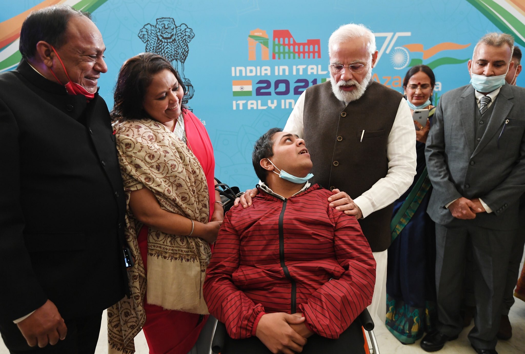 വത്തിക്കാനിലെത്തി മാര്‍പാപ്പയെ കാണുന്ന അഞ്ചാം പ്രധാനമന്ത്രി നരേന്ദ്ര മോദി; ചിത്രങ്ങള്‍