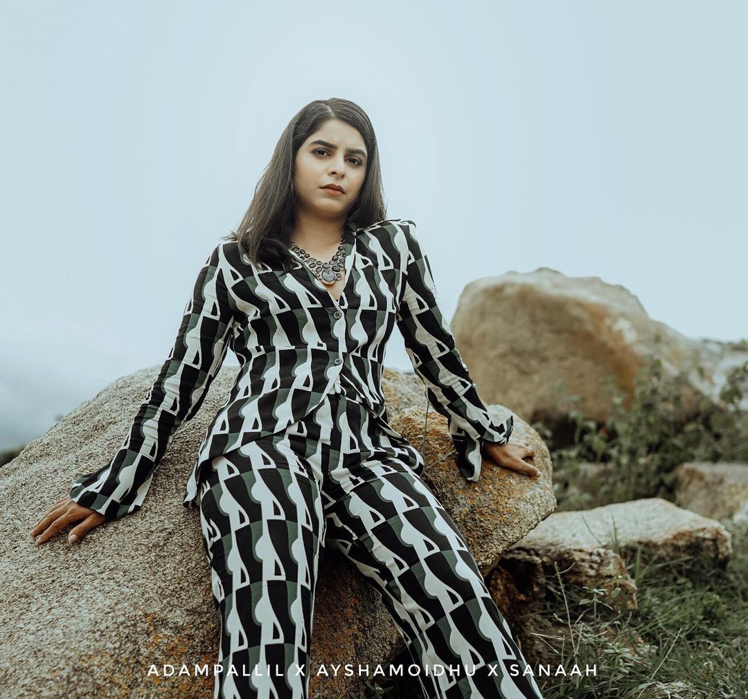 പുത്തന്‍ മേക്കോവറില്‍ ആനന്ദം താരം സിദ്ധി; പുതിയ ഫോട്ടോഷൂട്ട് ഏറ്റെടുത്ത് ആരാധകര്‍