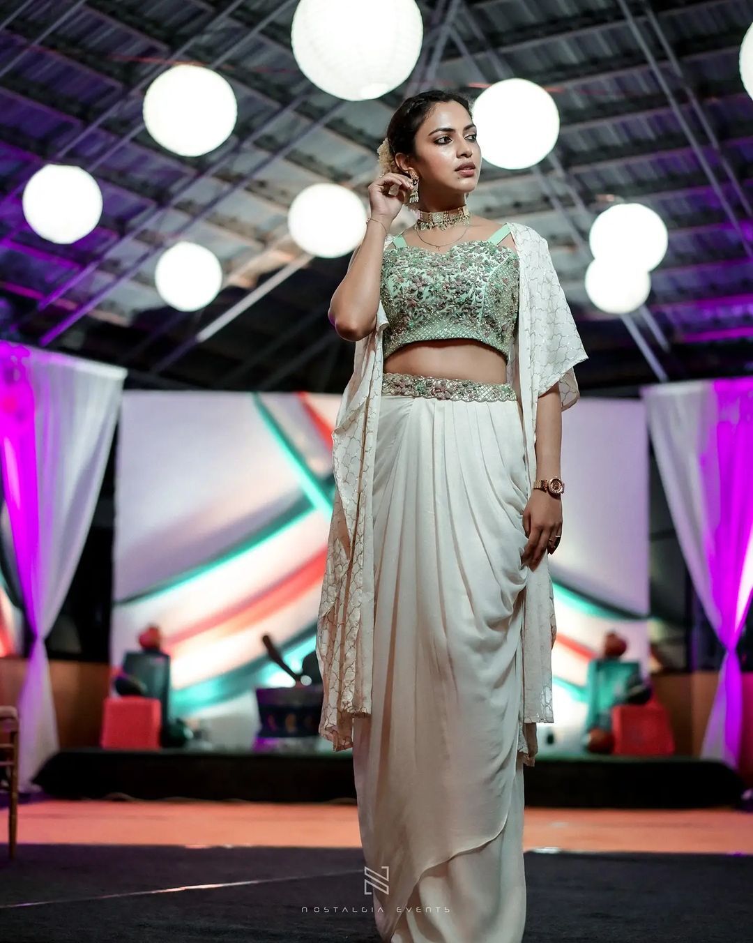 പുതുപുത്തന്‍ ലുക്കില്‍ അമല പോള്‍; ചിത്രങ്ങള്‍ ഏറ്റെടുത്ത് സോഷ്യല്‍ മീഡിയ, വൈറല്‍ ചിത്രങ്ങള്‍