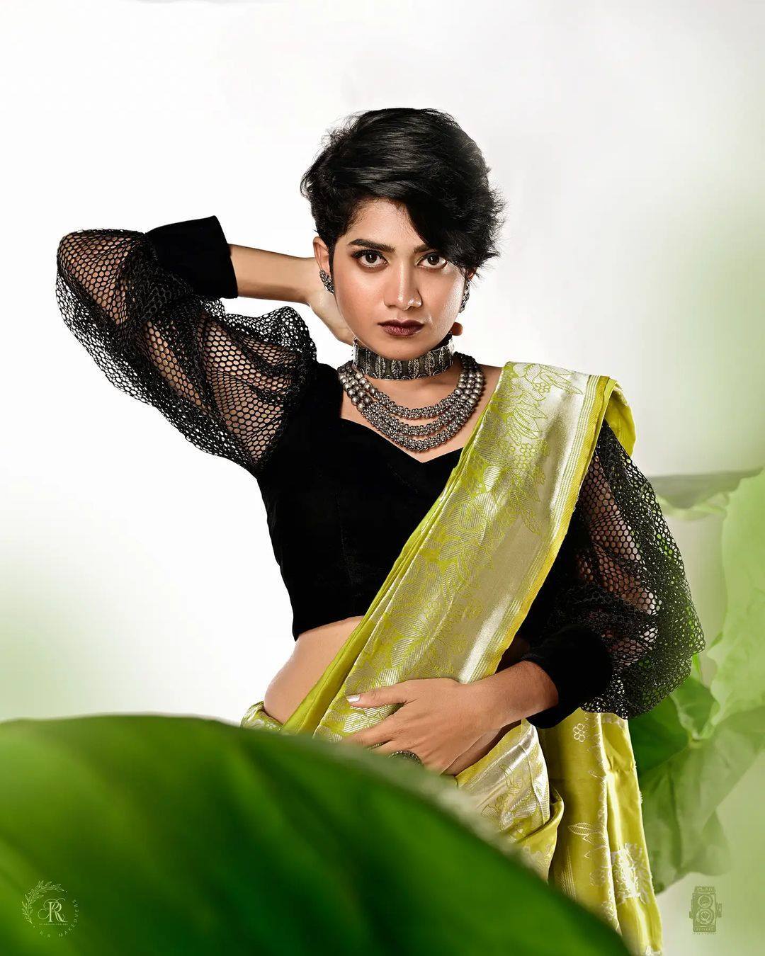 പച്ചപ്പില്‍ തിളങ്ങി അനാര്‍ക്കലി മരയ്ക്കാര്‍; പുതിയ ഫോട്ടോഷൂട്ട് കിടിലമെന്ന് ആരാധകര്‍