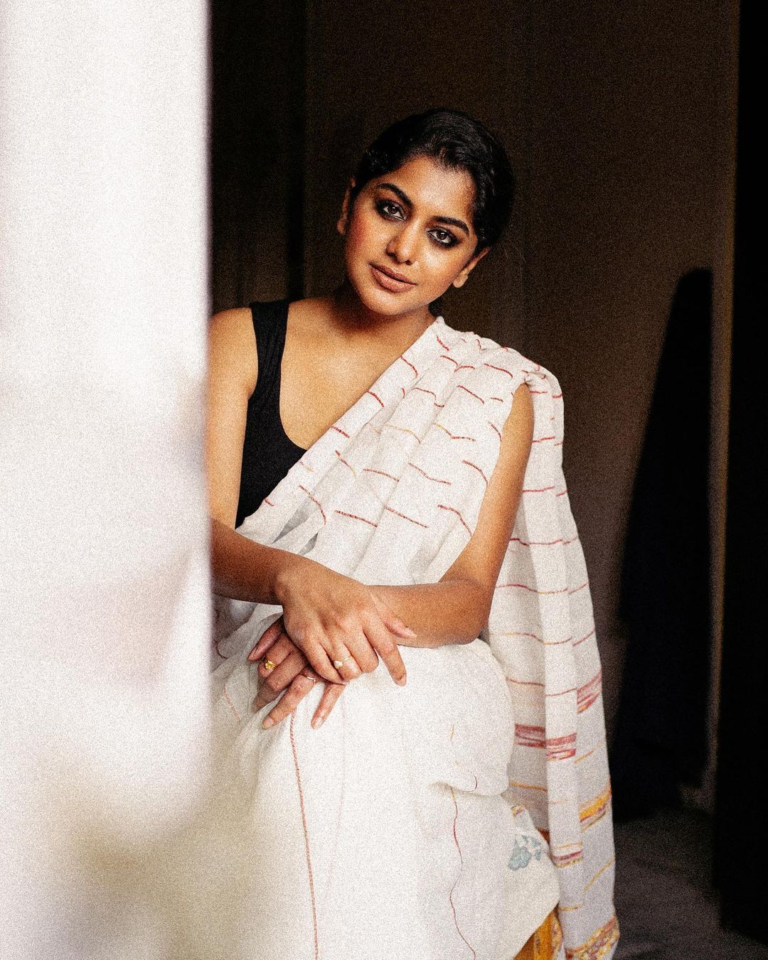 സിമ്പിള്‍ ആന്‍ഡ് ക്യൂട്ട്; മീര നന്ദന്റെ നാടന്‍ ലുക്ക് ഏറ്റെടുത്ത് ആരാധകര്‍, വൈറല്‍ ചിത്രങ്ങള്‍ കാണാം