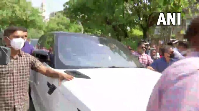 ആര്യൻ ജയിലിന് പുറത്ത്, കൊണ്ടുപോകാനെത്തി ഷാരൂഖ്, മന്നത്തിൽ വീണ്ടും വെളിച്ചം, ചിത്രങ്ങൾ