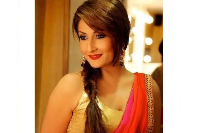 दया भाभी से लेकर रश्मि देसाई तक, ये एक्ट्रेस मजबूरी में कर चुकी हैं B ग्रेड की फिल्में