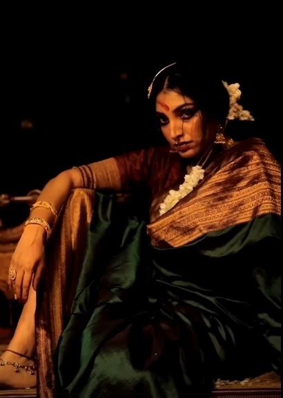 'മാടമ്പള്ളിയിലെ മാനസികരോഗി ശ്രീദേവിയല്ല', നാഗവല്ലിയായി റിതു മന്ത്രയുടെ അത്യുഗ്രൻ മേക്കോവർ, ചിത്രങ്ങൾ