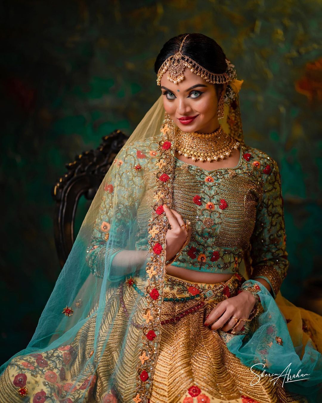 രാജ്ഞിയാടോ മാഷേ.. ബിഗ് ബോസ് താരം സൂര്യയുടെ രാജകീയ ലുക്ക്, ചിത്രങ്ങൾ വൈറൽ