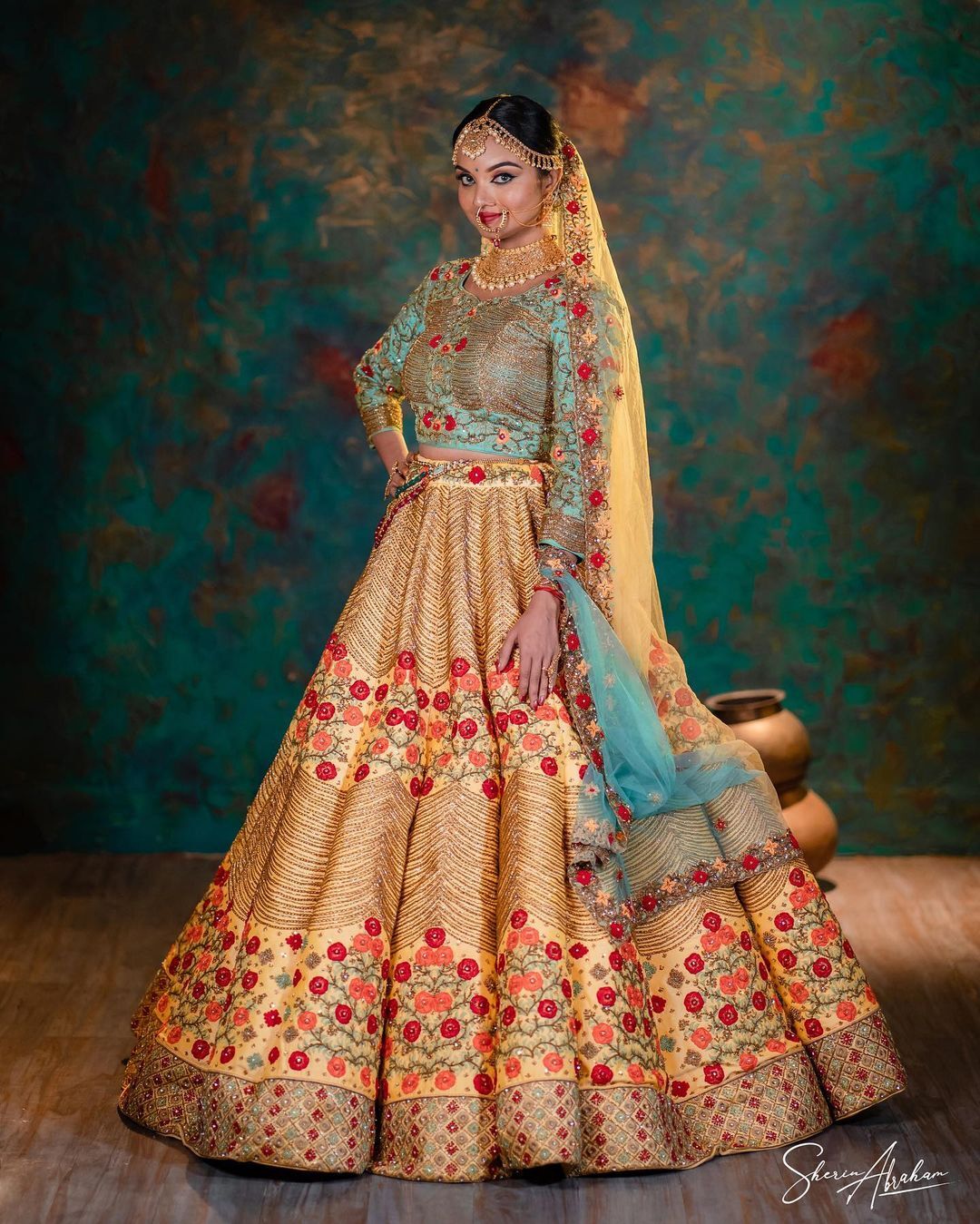 രാജ്ഞിയാടോ മാഷേ.. ബിഗ് ബോസ് താരം സൂര്യയുടെ രാജകീയ ലുക്ക്, ചിത്രങ്ങൾ വൈറൽ