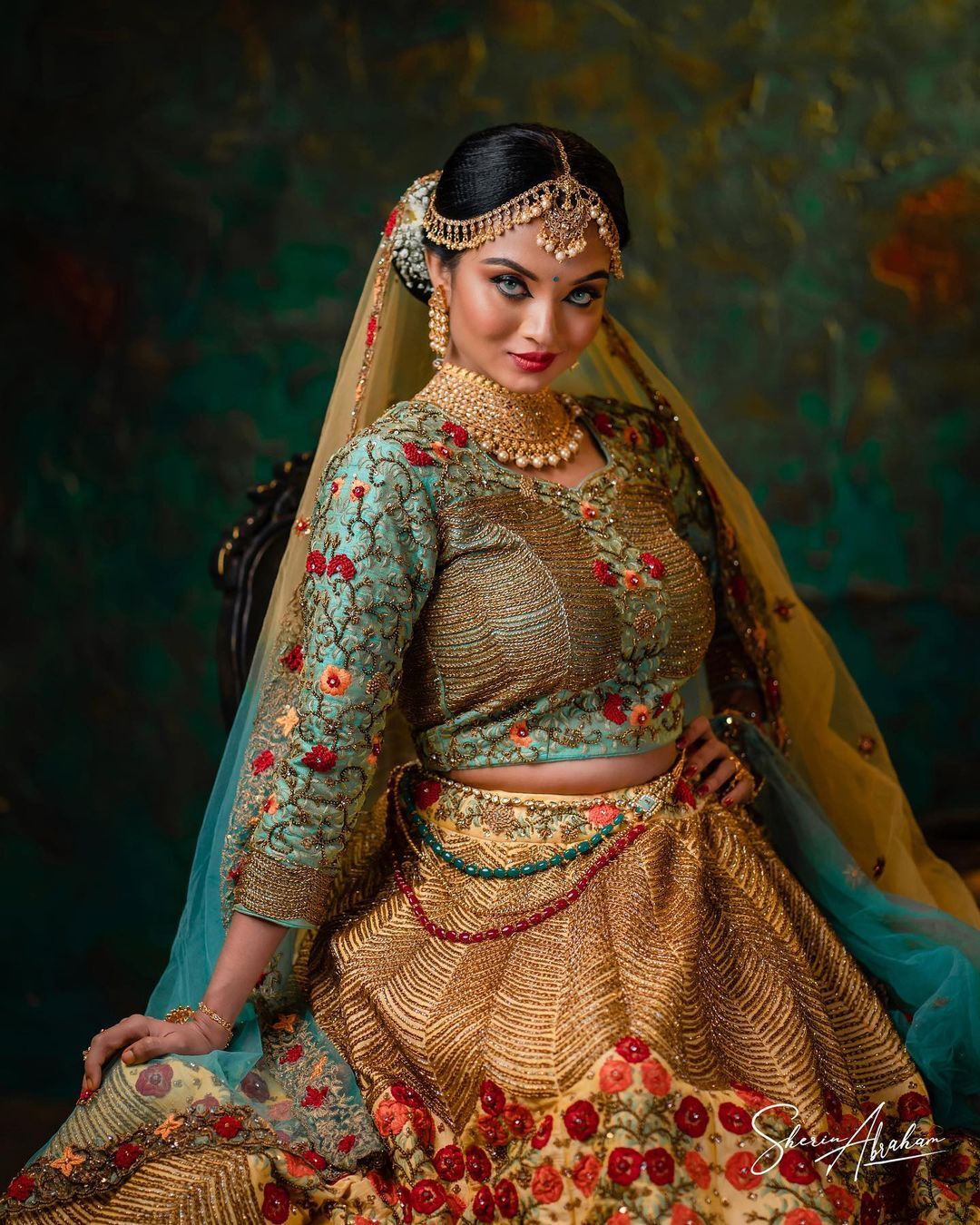 രാജ്ഞിയാടോ മാഷേ.. ബിഗ് ബോസ് താരം സൂര്യയുടെ രാജകീയ ലുക്ക്, ചിത്രങ്ങൾ വൈറൽ