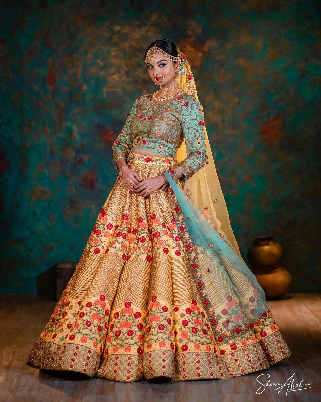 രാജ്ഞിയാടോ മാഷേ.. ബിഗ് ബോസ് താരം സൂര്യയുടെ രാജകീയ ലുക്ക്, ചിത്രങ്ങൾ വൈറൽ