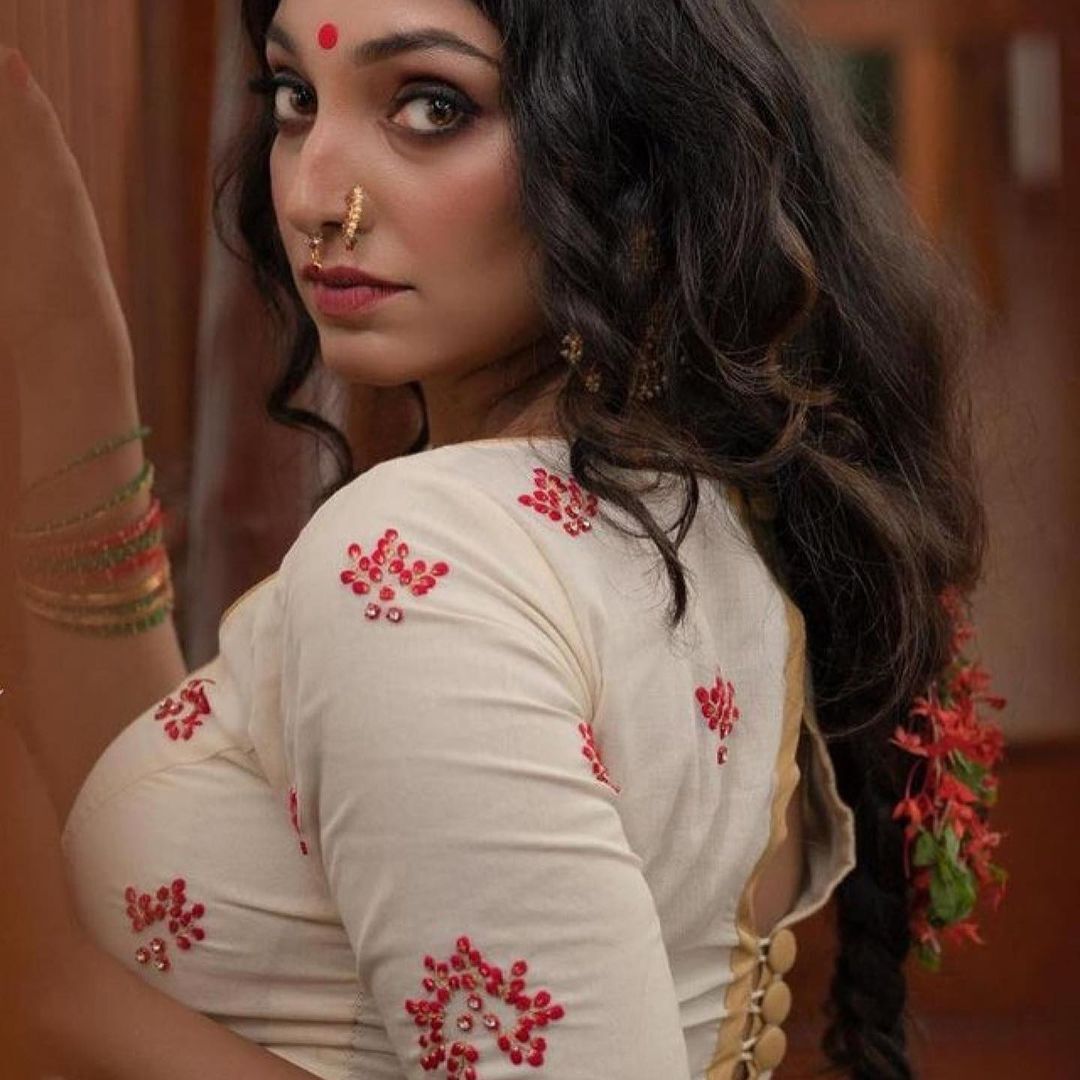 റിതു എന്താ ഒരു ലുക്ക്; സൂപ്പര്‍ ഹോട്ട് ലുക്കെന്ന് ആരാധകര്‍, പുതിയ ഫോട്ടോഷൂട്ട് വൈറല്‍