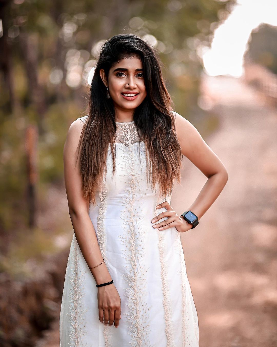 ഇതാര്... ഭൂമിയിലേക്ക് ഇറങ്ങി വന്ന മാലാഖയോ; അലസാന്‍ഡ്രയുടെ ഫോട്ടോഷൂട്ട് വൈറല്‍