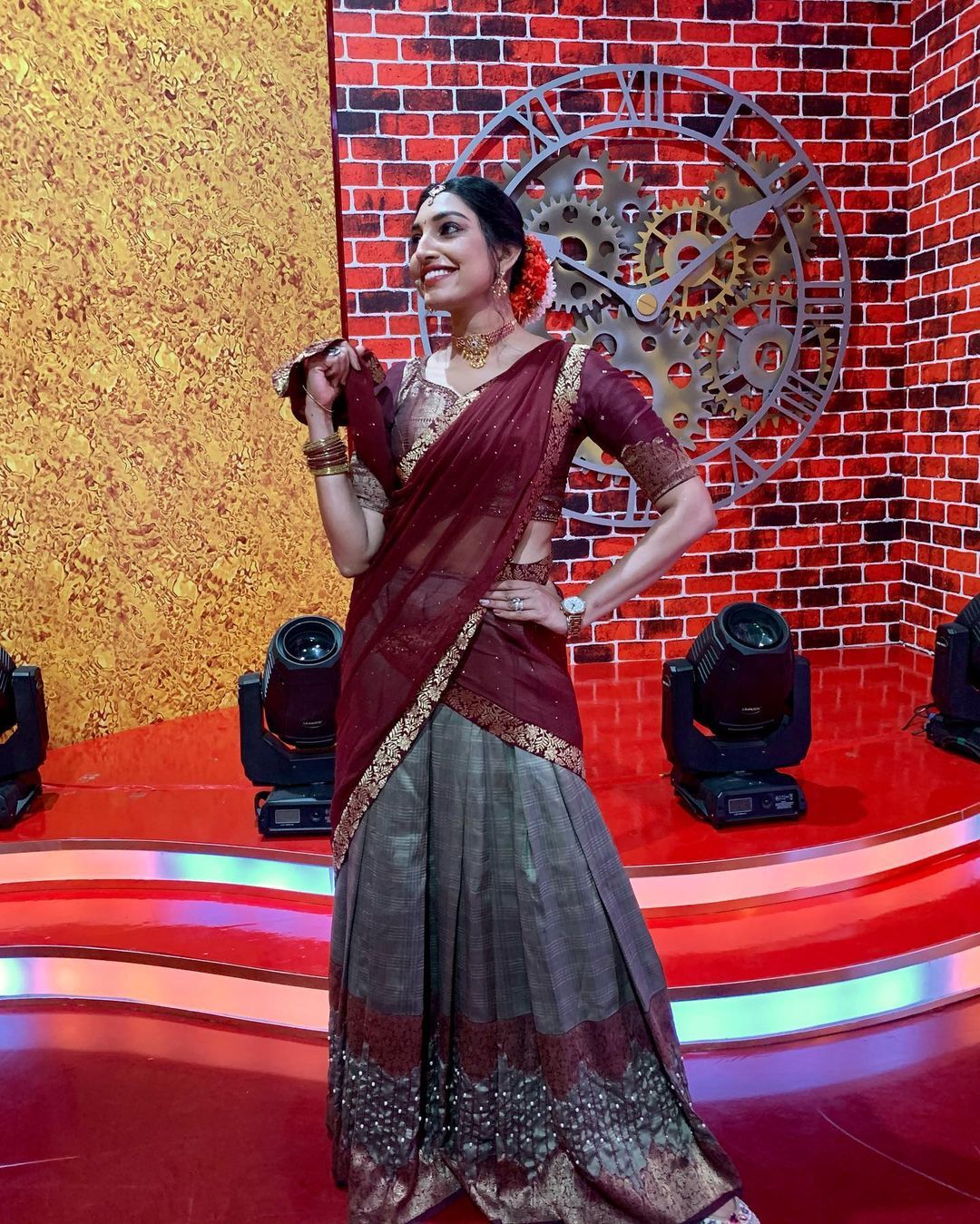 നാടൻ വേണോ മോഡേൺ വേണോ? ഇവിടെ എന്തും പോകും, റിതു മന്ത്രയുടെ ചിത്രങ്ങൾ വൈറൽ