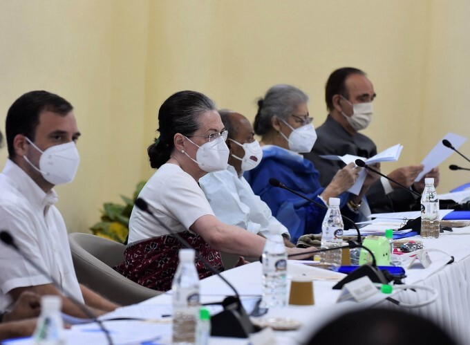 Congress Leaders During CWC meeting In New Delhi