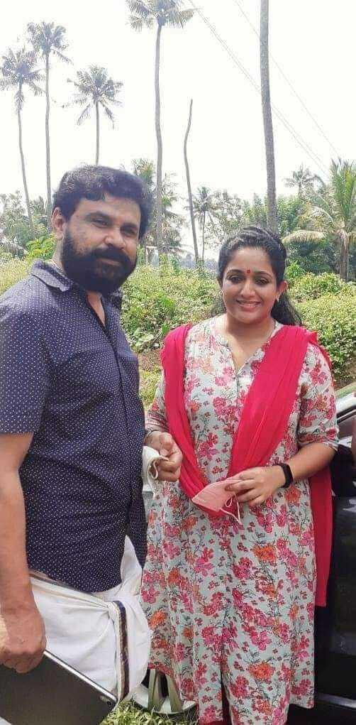 ഇതെന്താ കറുപ്പും കറുപ്പും? ദിലീപിന്റെയും കാവ്യയുടേയും പുതിയ ചിത്രങ്ങൾ വൈറൽ 