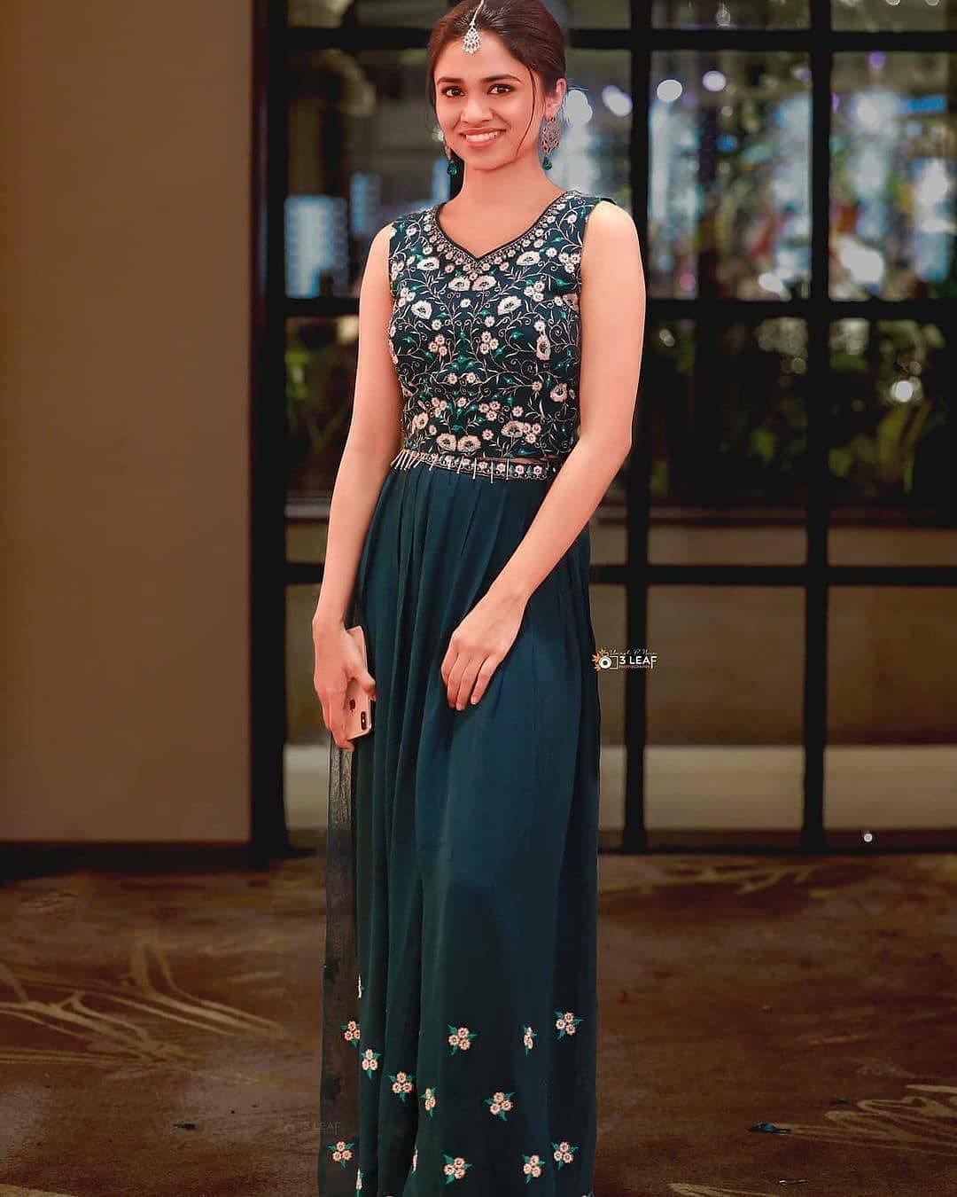 മീനാക്ഷിയെ കാണാനുളള യാത്രയാണോ? ദിലീപ്-കാവ്യ താരദമ്പതികളുടെ പുതിയ ചിത്രവും വൈറൽ