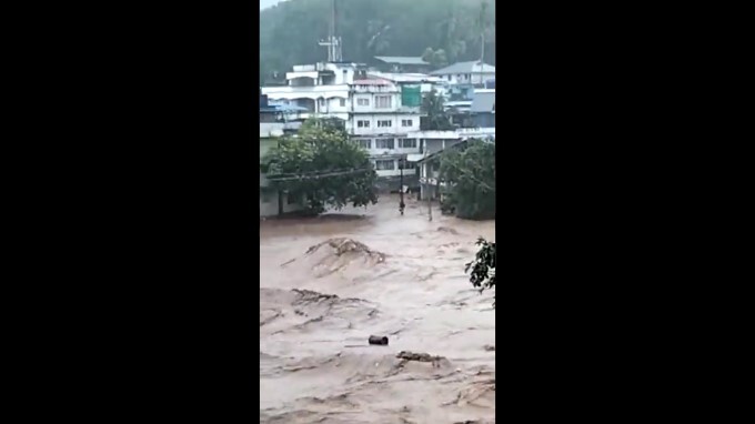 Heavy Rain Lashes In Kerala