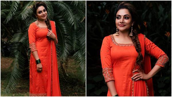 റിമി ചേച്ചി ഫോട്ടോഷൂട്ട് ഒരു രക്ഷയുമില്ല; പൊളിച്ചെന്ന് ആരാധകര്‍, വൈറല്‍ ഫോട്ടോഷൂട്ട് കാണാം