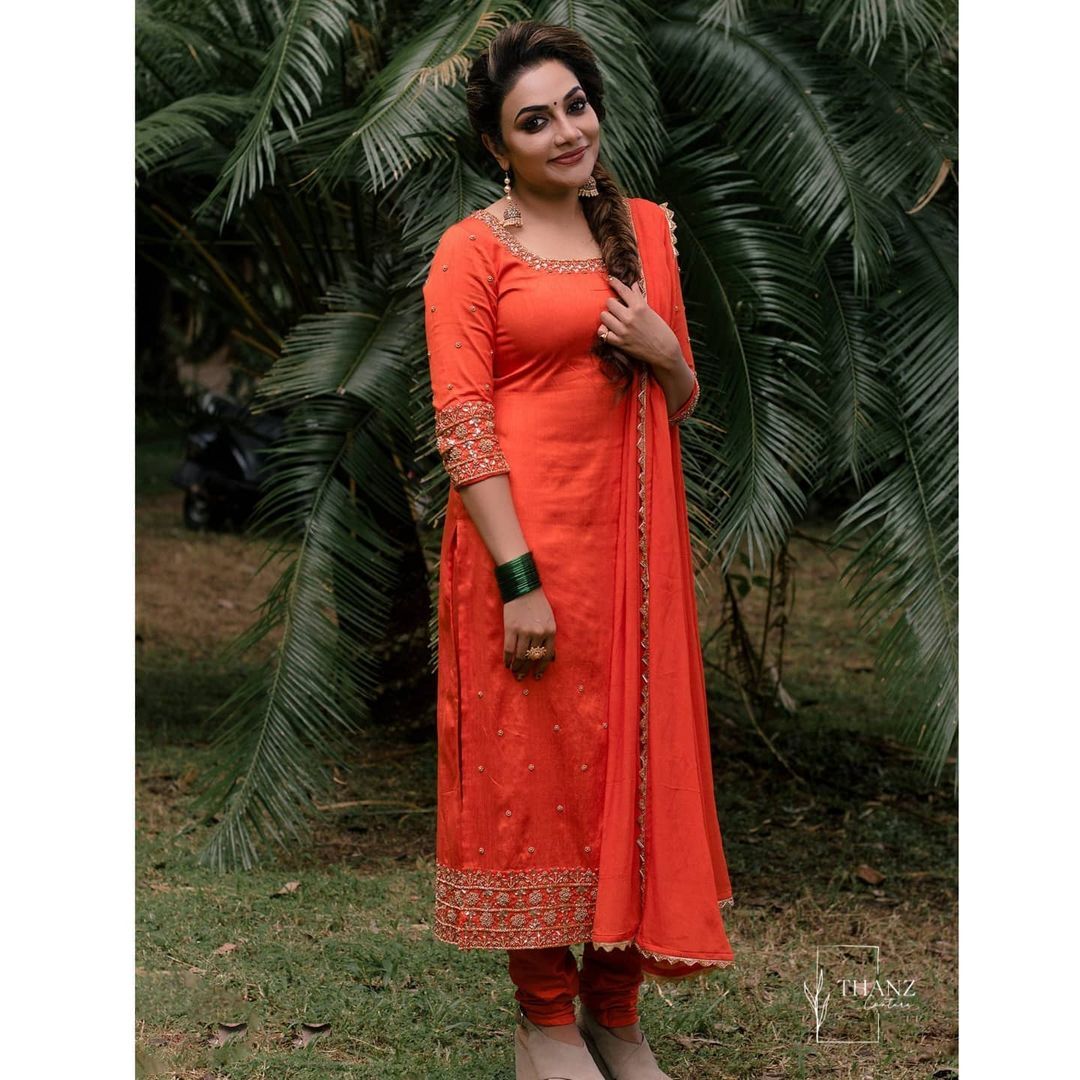 റിമി ചേച്ചി ഫോട്ടോഷൂട്ട് ഒരു രക്ഷയുമില്ല; പൊളിച്ചെന്ന് ആരാധകര്‍, വൈറല്‍ ഫോട്ടോഷൂട്ട് കാണാം