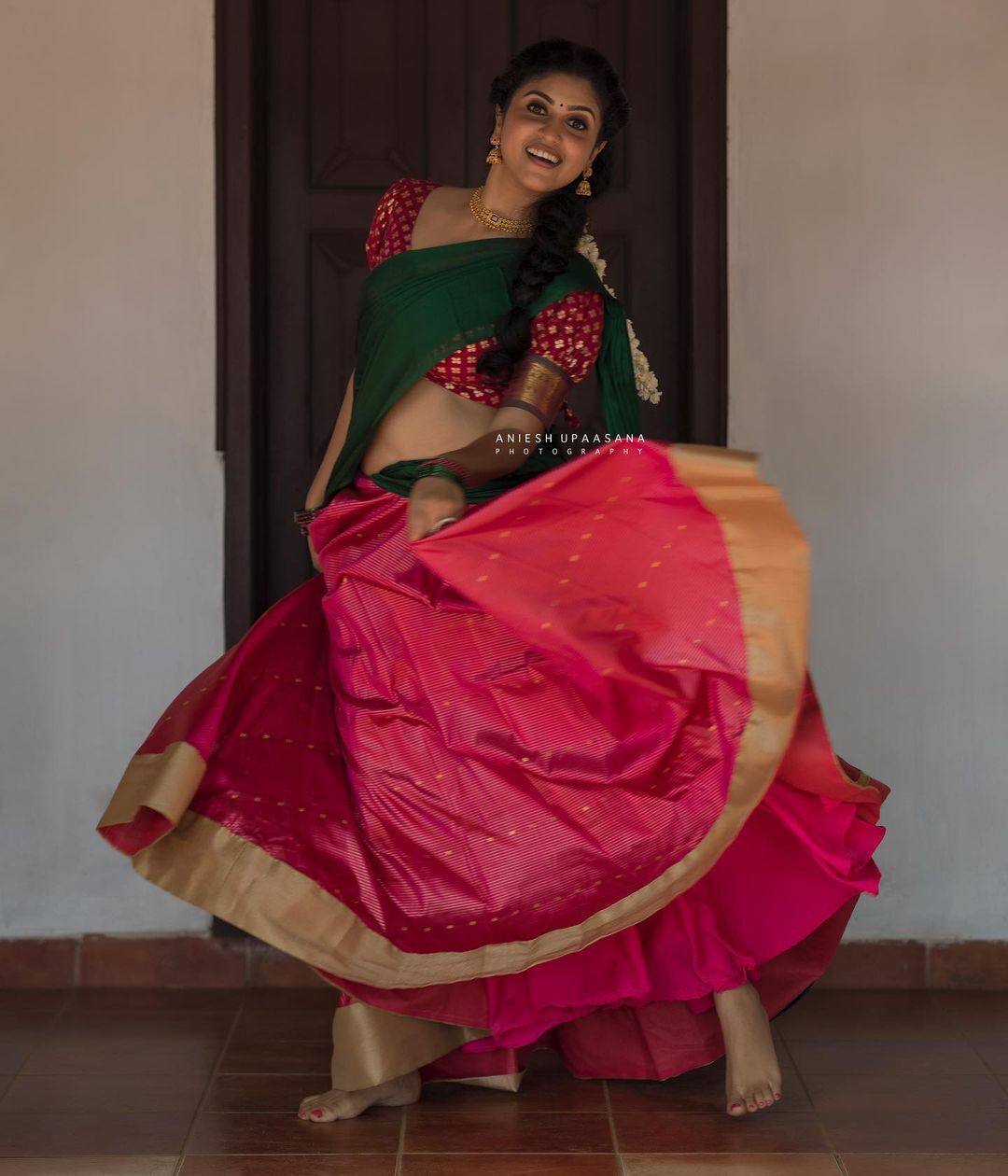 ധാവണിയില്‍ അതിസുന്ദരിയായി രസ്‌ന പവത്രന്‍; ഫോട്ടോഷൂട്ട് പൊളിച്ചെന്ന് ആരാധകര്‍
