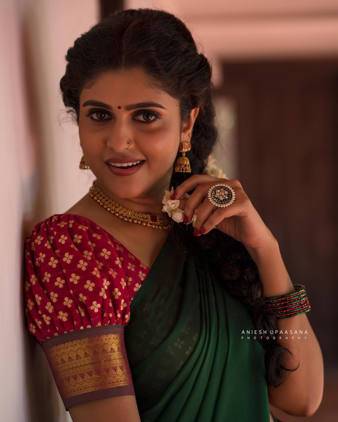 ധാവണിയില്‍ അതിസുന്ദരിയായി രസ്‌ന പവത്രന്‍; ഫോട്ടോഷൂട്ട് പൊളിച്ചെന്ന് ആരാധകര്‍