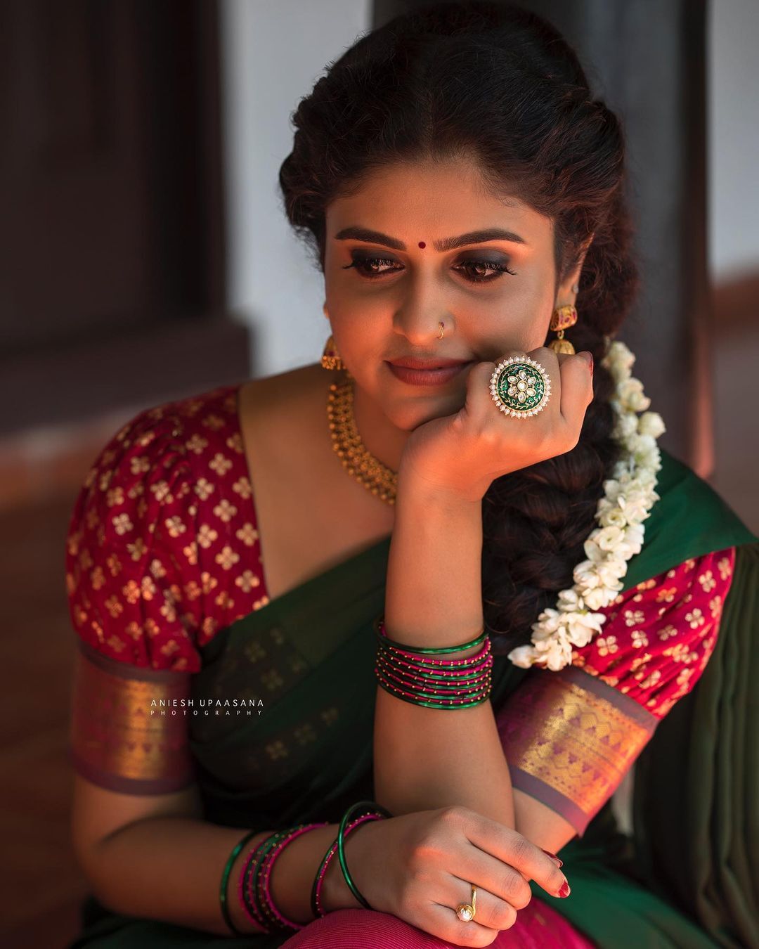 ധാവണിയില്‍ അതിസുന്ദരിയായി രസ്‌ന പവത്രന്‍; ഫോട്ടോഷൂട്ട് പൊളിച്ചെന്ന് ആരാധകര്‍