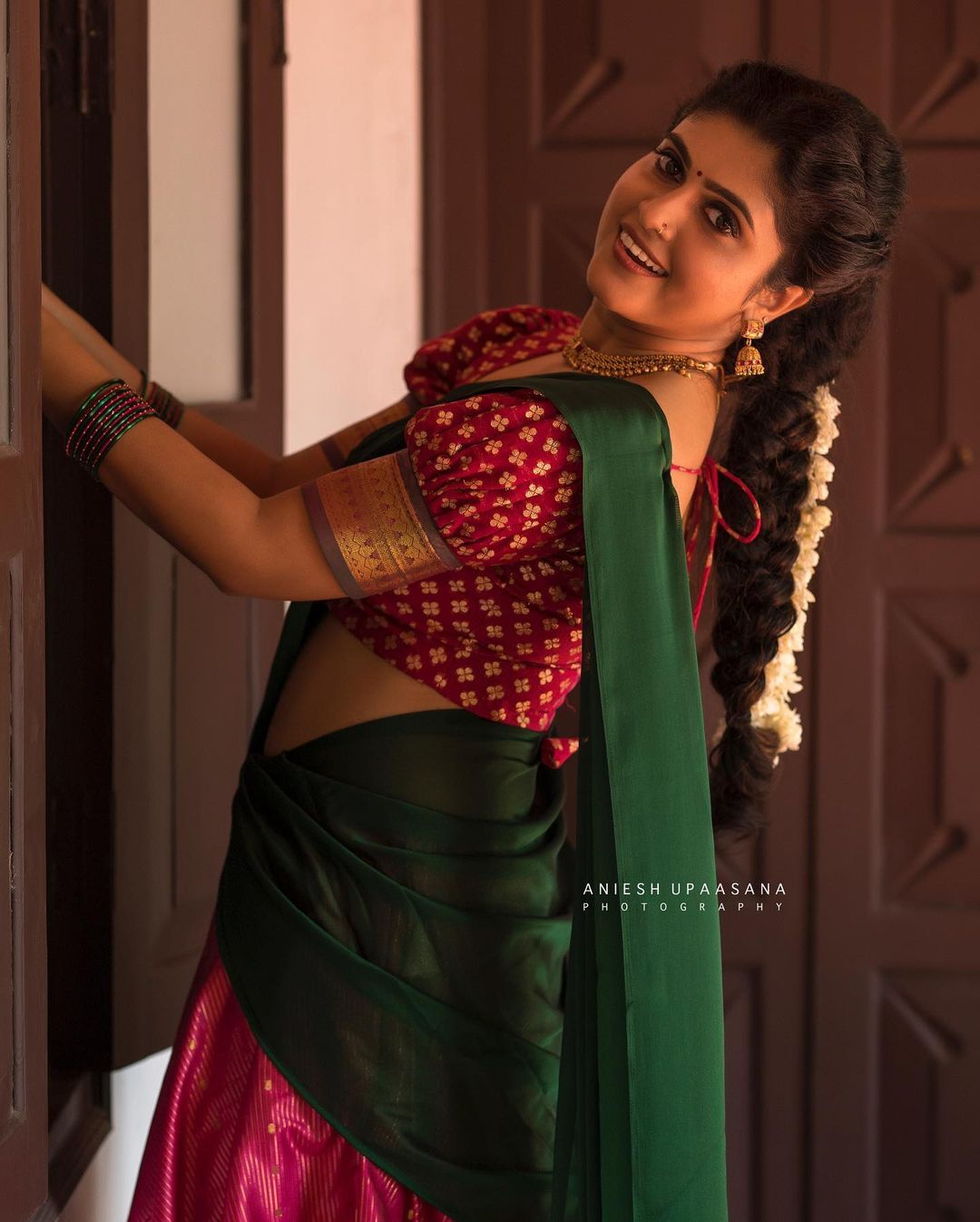 ധാവണിയില്‍ അതിസുന്ദരിയായി രസ്‌ന പവത്രന്‍; ഫോട്ടോഷൂട്ട് പൊളിച്ചെന്ന് ആരാധകര്‍