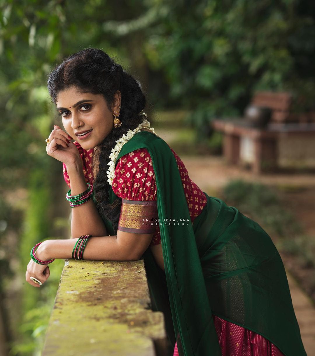 ധാവണിയില്‍ അതിസുന്ദരിയായി രസ്‌ന പവത്രന്‍; ഫോട്ടോഷൂട്ട് പൊളിച്ചെന്ന് ആരാധകര്‍