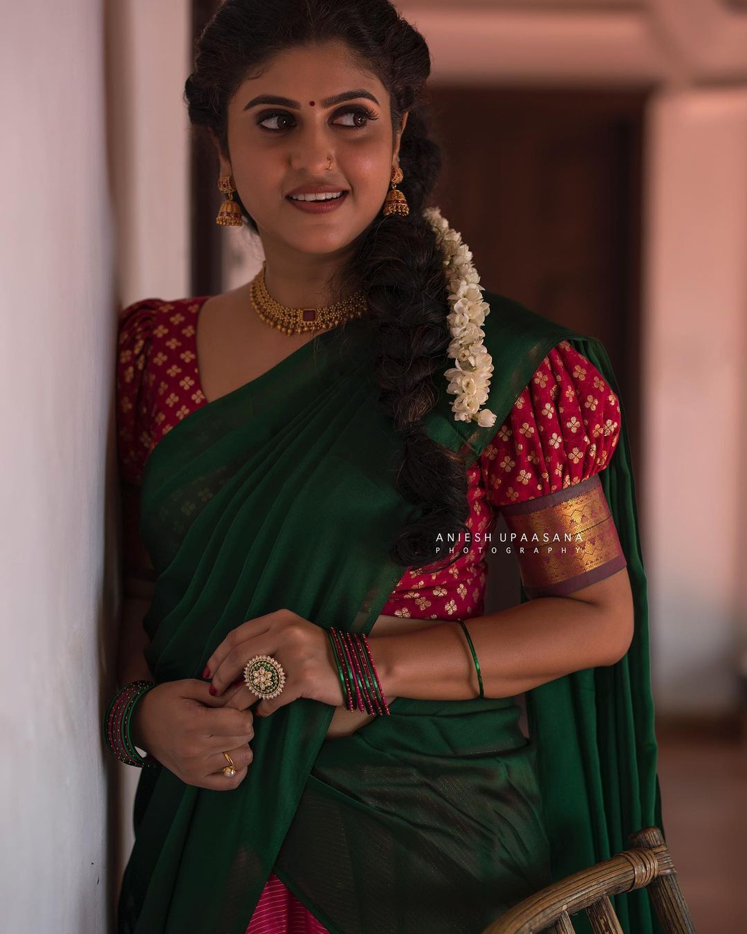 ധാവണിയില്‍ അതിസുന്ദരിയായി രസ്‌ന പവത്രന്‍; ഫോട്ടോഷൂട്ട് പൊളിച്ചെന്ന് ആരാധകര്‍