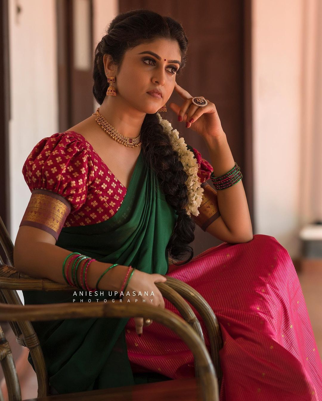 ധാവണിയില്‍ അതിസുന്ദരിയായി രസ്‌ന പവത്രന്‍; ഫോട്ടോഷൂട്ട് പൊളിച്ചെന്ന് ആരാധകര്‍