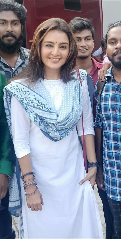 'സ്വയം സ്നേഹിക്കാൻ മറക്കരുത്', നിറചിരിയോടെ മഞ്ജു വാര്യർ, ഏറ്റെടുത്ത് ആരാധകർ,- ചിത്രങ്ങൾ