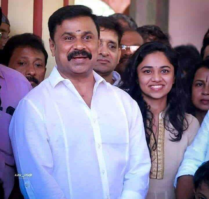 'അച്ഛാ ഐ ലവ് യൂ..' അച്ഛന്റെ നല്ല കുട്ടി മീനാക്ഷി, ചിത്രങ്ങൾ കാണാം