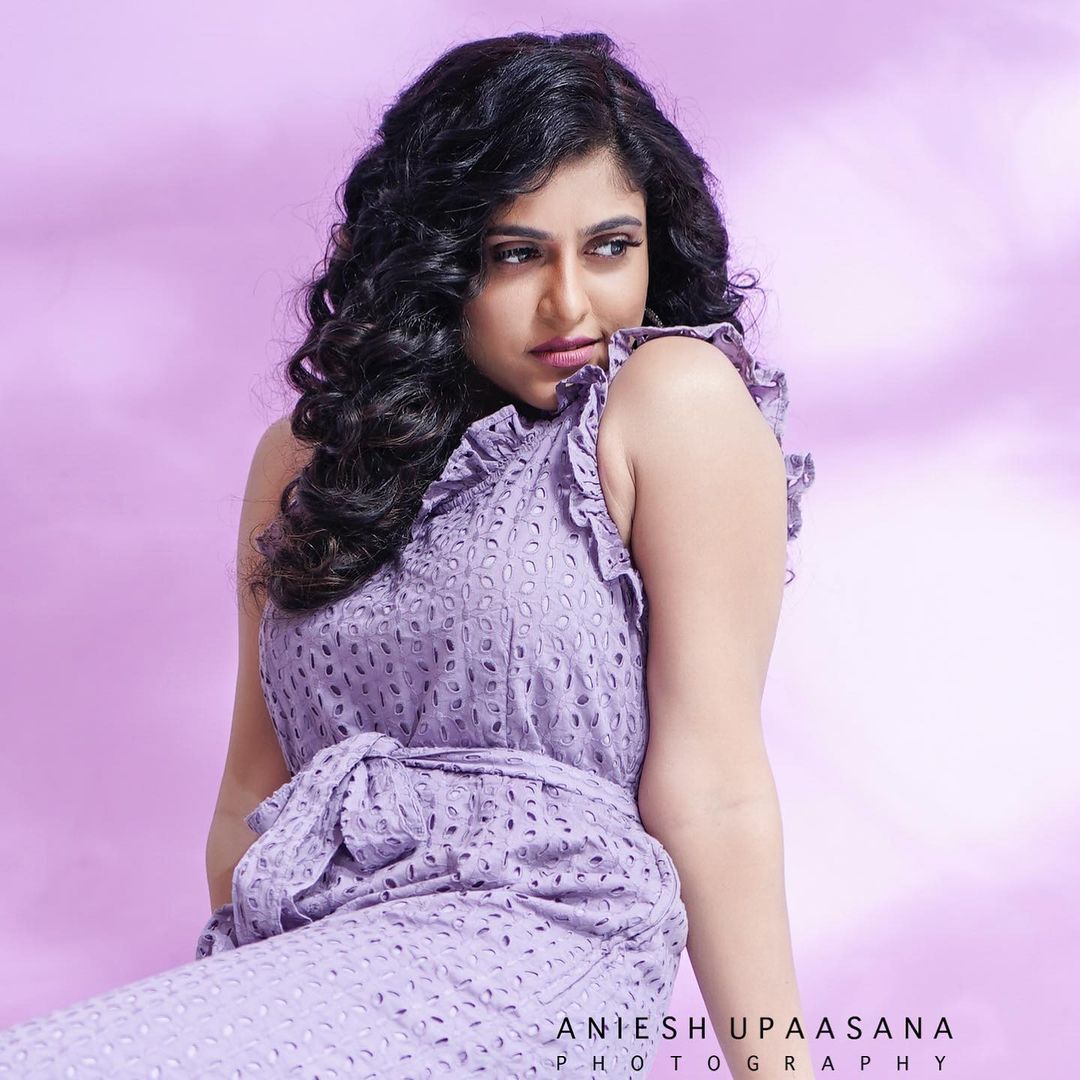 രസ്‌ന ചേച്ചി, നിങ്ങള്‍ ഞെട്ടിച്ചു; ഗ്ലാമറസ് ലുക്കിലാണെന്ന് ആരാധകര്‍, വൈറല്‍ ഫോട്ടോഷൂട്ട് കാണാം