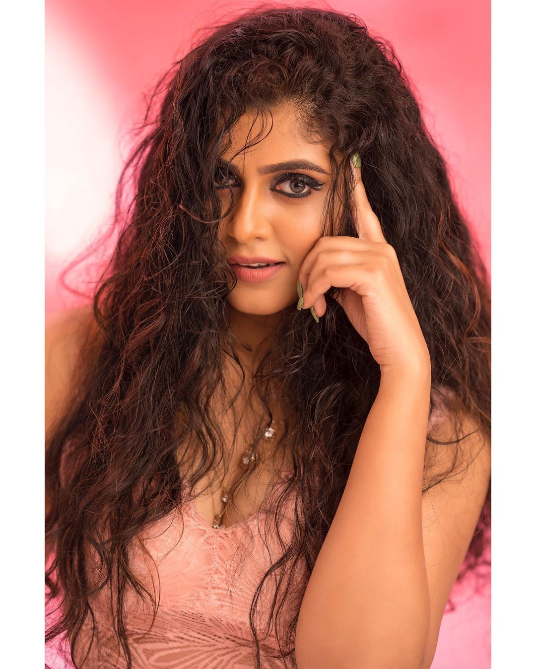 രസ്‌ന ചേച്ചി, നിങ്ങള്‍ ഞെട്ടിച്ചു; ഗ്ലാമറസ് ലുക്കിലാണെന്ന് ആരാധകര്‍, വൈറല്‍ ഫോട്ടോഷൂട്ട് കാണാം