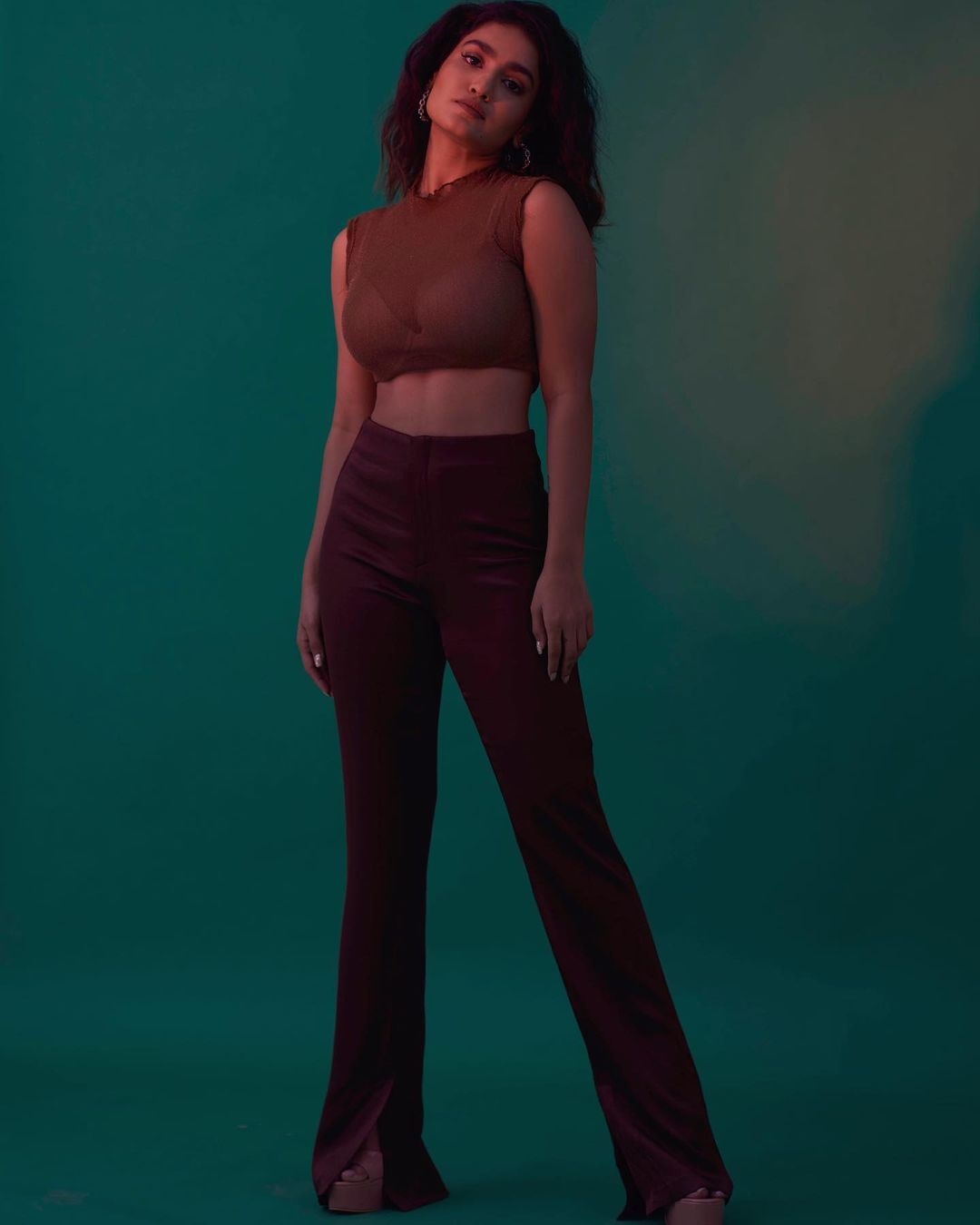 കിടിലന്‍ ലുക്കില്‍ സാനിയ അയ്യപ്പന്‍; സൂപ്പര്‍ ഹോട്ടെന്ന് ആരാധകര്‍, പുതിയ ഫോട്ടോഷൂട്ട് വൈറല്‍