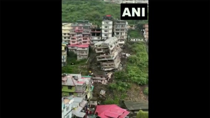 Multi-Storey building collapsed at Kachi Ghati In Shimla
