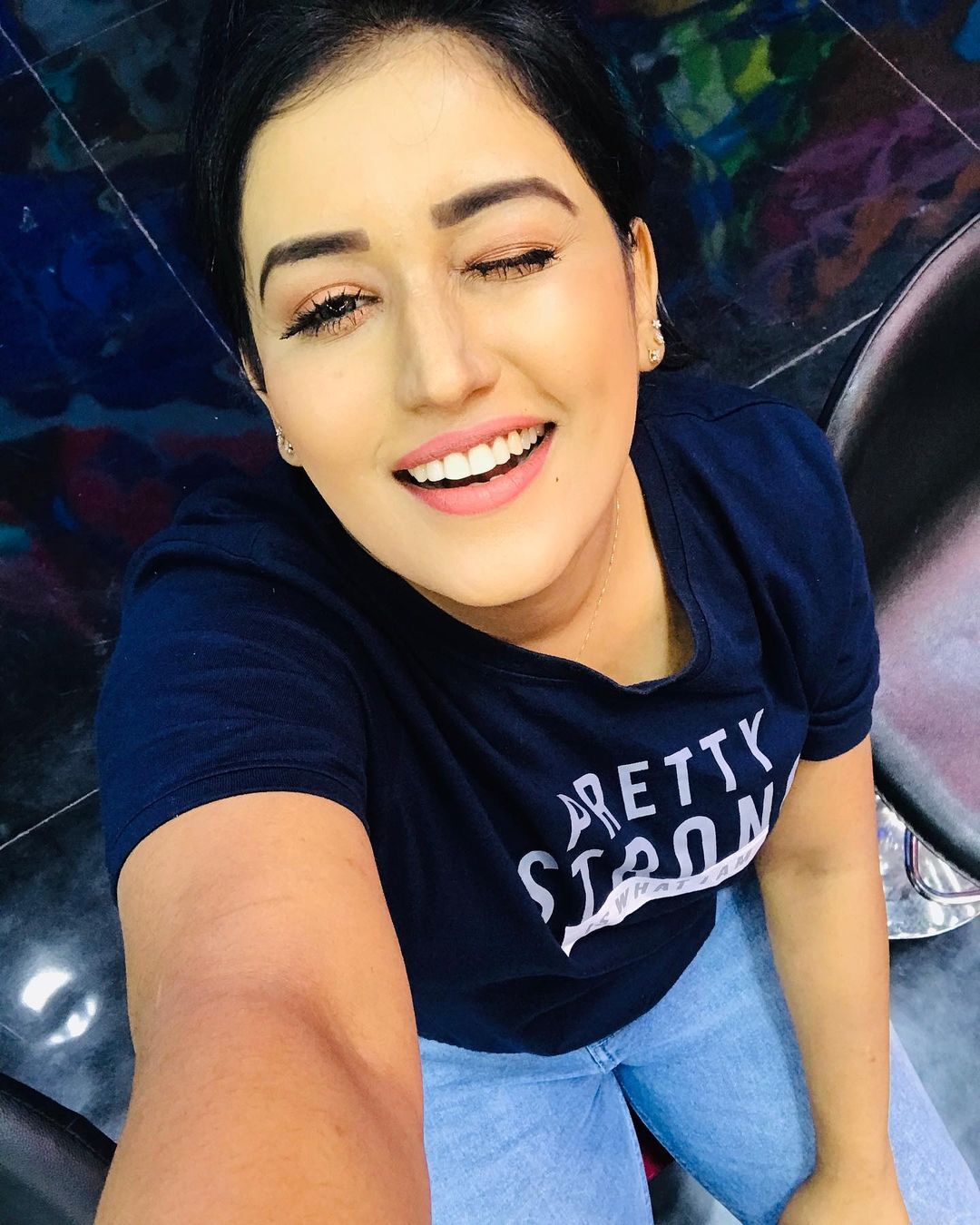 പച്ചപനംതത്തയായി സാരിയിൽ അനുമോൾ കാർത്തു... വൈറൽ ചിത്രങ്ങൾ