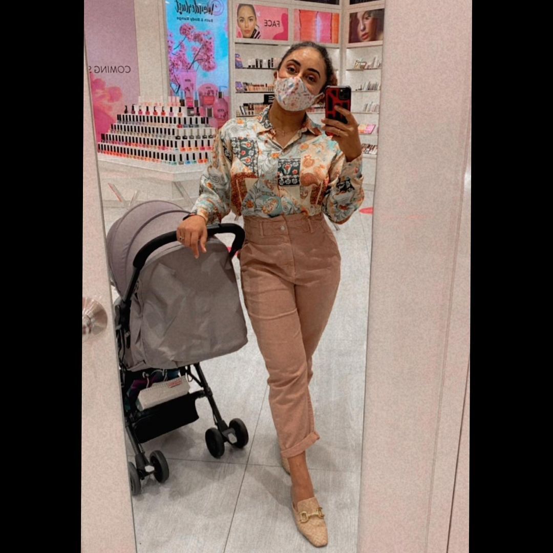 കുഞ്ഞു നിളയോടൊപ്പം പേളി മാണിയുടെ യോഗ; വാവ എന്തൊരു ക്യൂട്ടാണെന്ന് ആരാധകര്‍