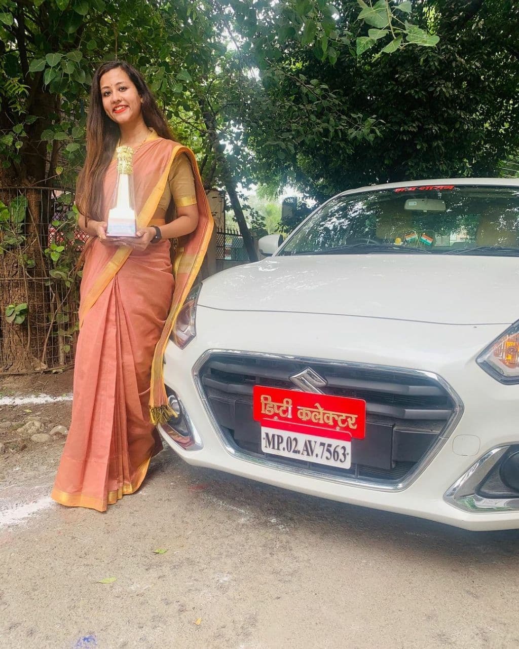 Priya Verma : 27 साल की वो Deputy Collector जो खूबसूरत होने के साथ—साथ दबंग भी 