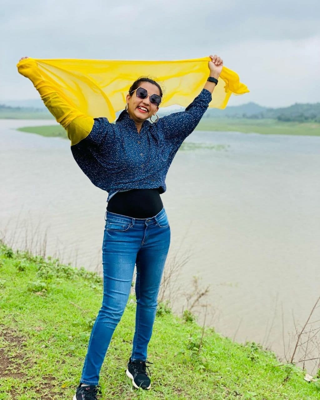 Priya Verma : 27 साल की वो Deputy Collector जो खूबसूरत होने के साथ—साथ दबंग भी 