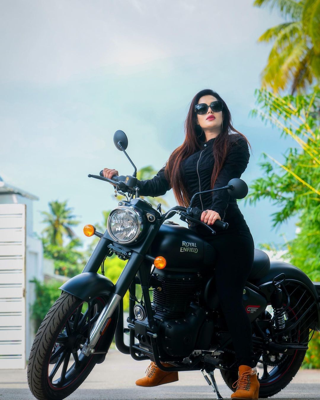 വമ്പന്‍ മേക്കോവറില്‍ ബിഗ് ബോസ് താരം രമ്യ പണിക്കര്‍;ഒപ്പം ആര്യയും പുതിയ ഫോട്ടോഷൂട്ട് വൈറല്‍