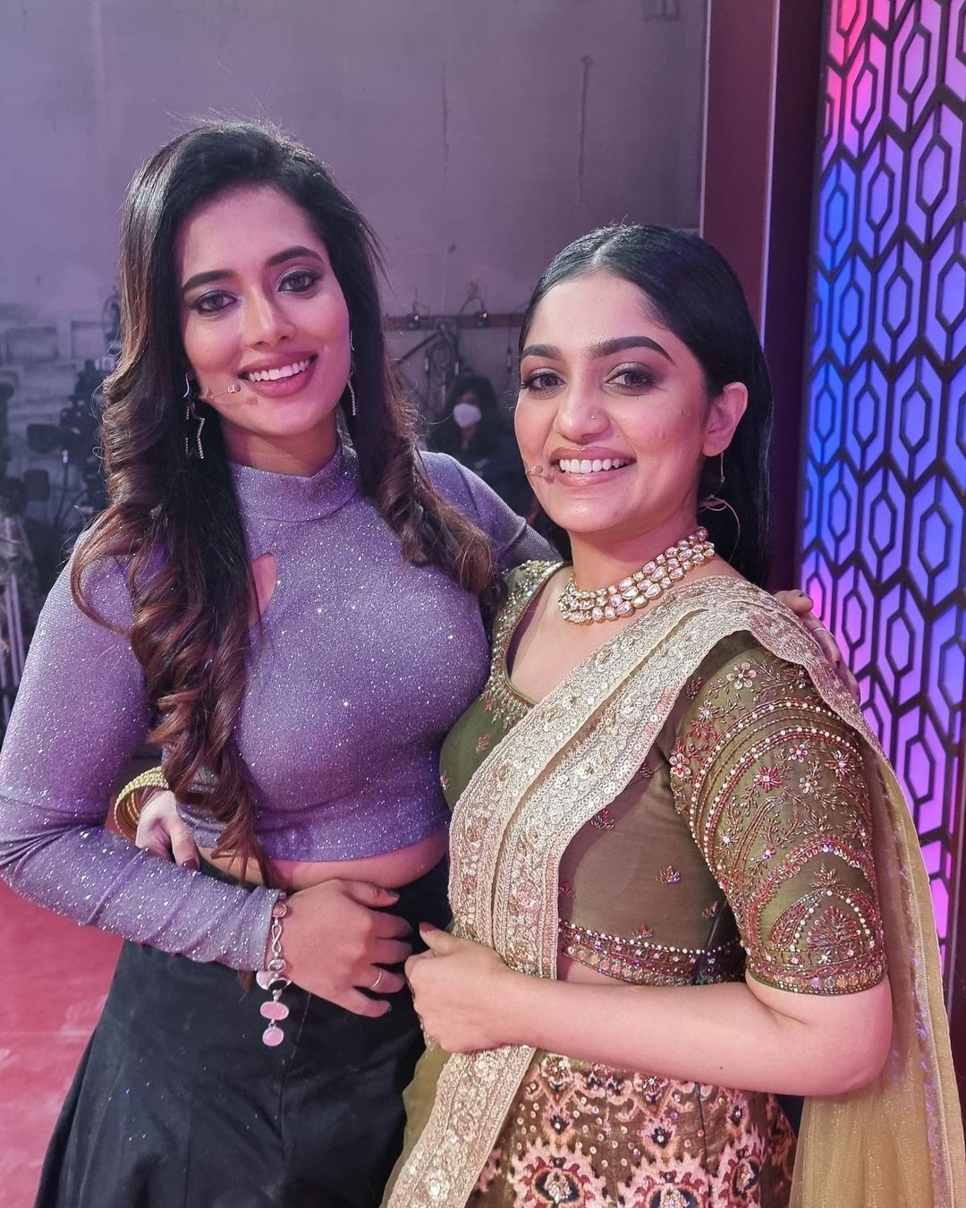 വമ്പന്‍ മേക്കോവറില്‍ ബിഗ് ബോസ് താരം രമ്യ പണിക്കര്‍;ഒപ്പം ആര്യയും പുതിയ ഫോട്ടോഷൂട്ട് വൈറല്‍