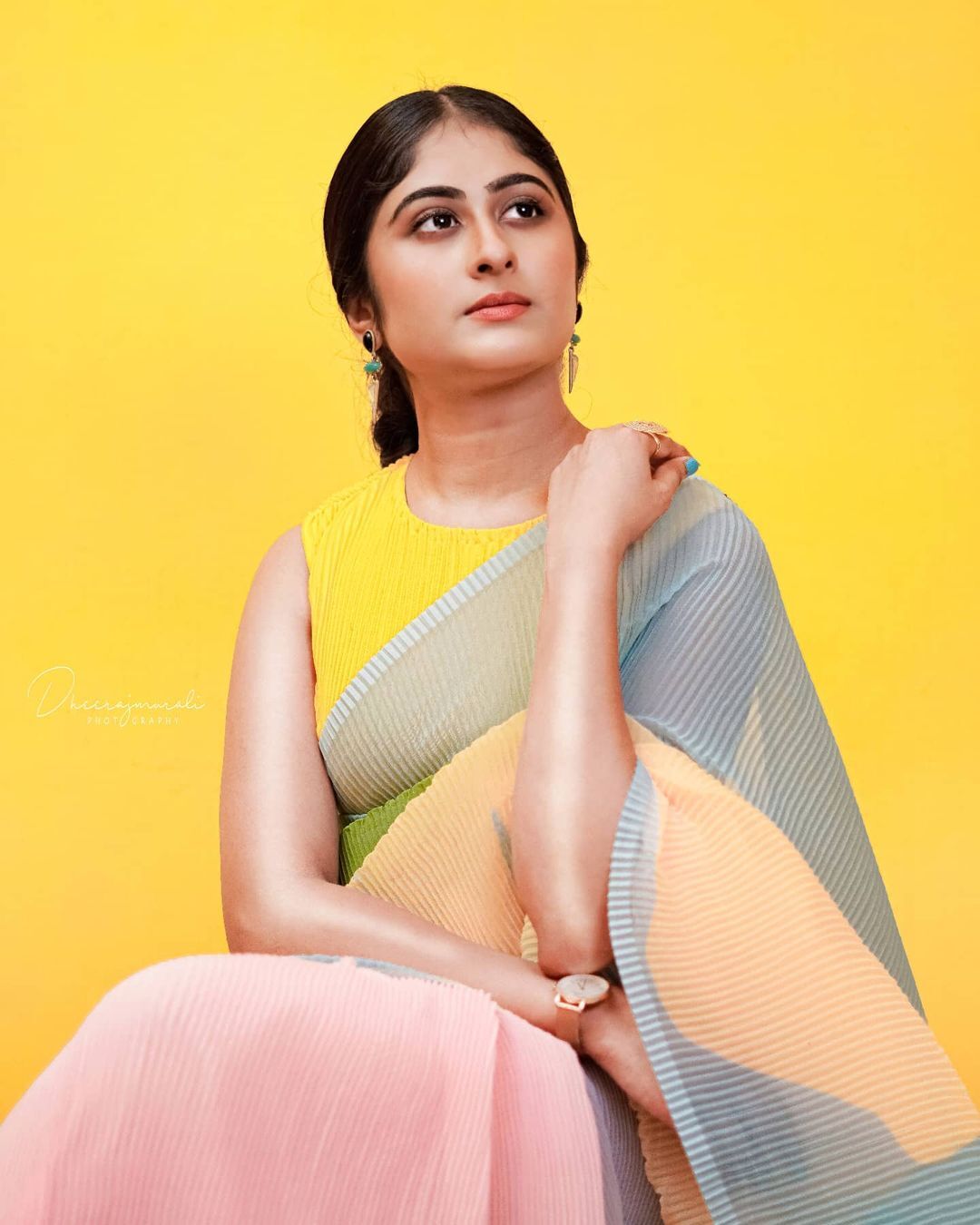 ദീപിക പതുക്കോണ്‍ മാറി നില്‍ക്കണം; പുതിയ മേക്കോവറില്‍ സീരിയല്‍ താരം കൃഷ്ണപ്രിയ