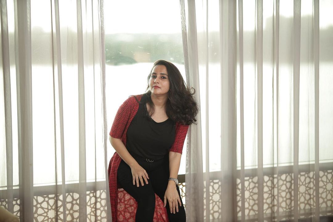 പുത്തന്‍ മേക്കോവറില്‍ ആരാധകരെ ഞെട്ടിച്ച് ഭാമ; ഫോട്ടോഷൂട്ട് പൊളിച്ചെന്ന് സോഷ്യല്‍ മീഡിയ