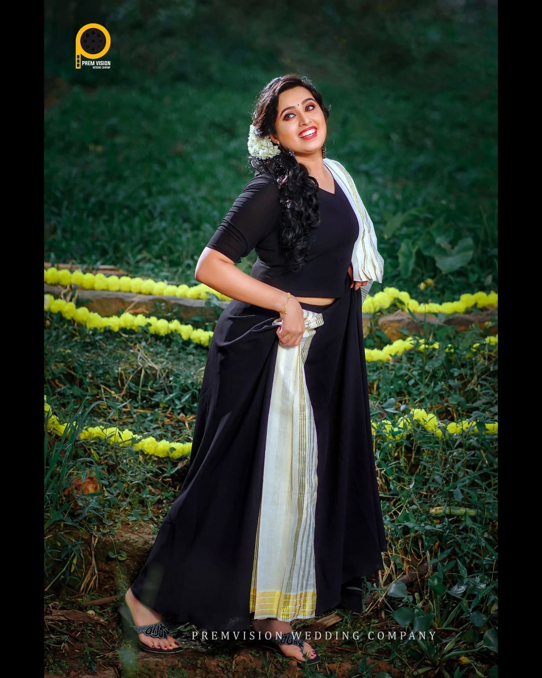 കിടിലന്‍ ലുക്കില്‍ ഐശ്വര്യ രാജീവ്: ഫോട്ടോഷൂട്ട് ഏറ്റെടുത്ത് ആരാധകര്‍