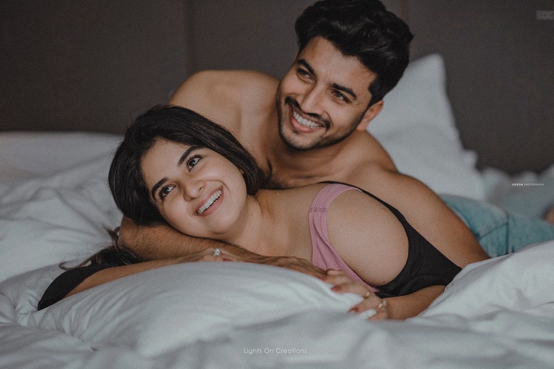  പ്രണയ നിമിഷങ്ങള്‍ പങ്കുവച്ച് ജീവയും അപര്‍ണയും; ഞങ്ങള്‍ക്ക് എല്ലാം മനസിലാകുന്നുണ്ടെന്ന് ആരാധകര്‍