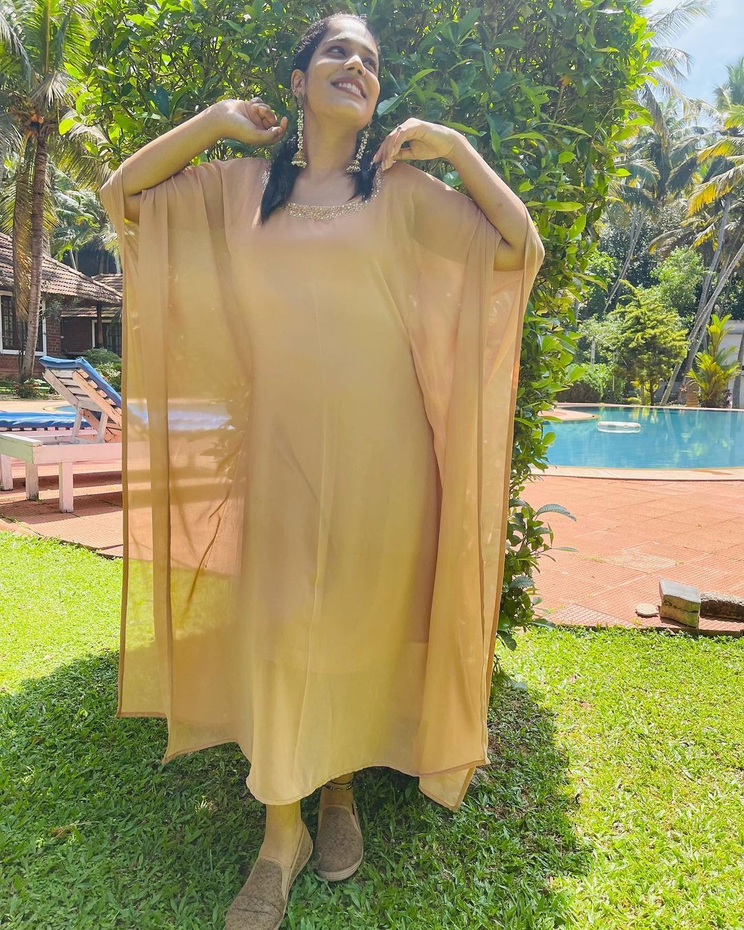 പുത്തന്‍ മേക്കോവറില്‍ കുടുംബ വിളക്ക് താരം അതിര മാധവ്; ഫോട്ടോഷൂട്ട് സോഷ്യല്‍ മീഡിയയില്‍ വൈറല്‍